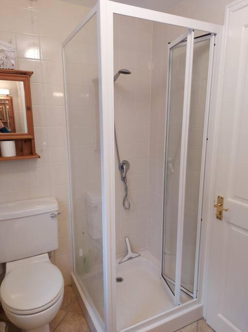 Cheerful, Cosy, One Bedroom Home With Patio And Parking 뉴버리 외부 사진